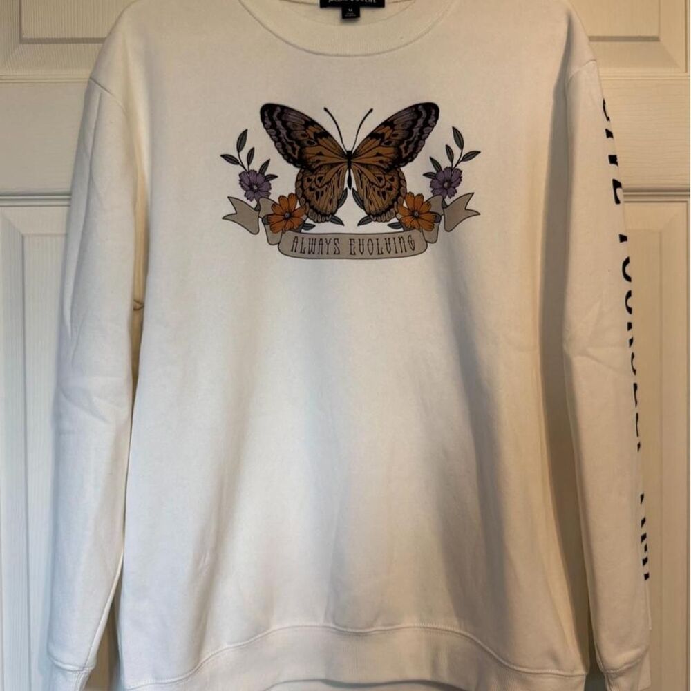 Social Scene Butterfly Graphic Thermal